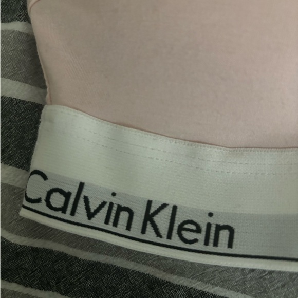 NWOT calvin klein light pink size xs padded cross back sports bra ! - Picture 4 of 6